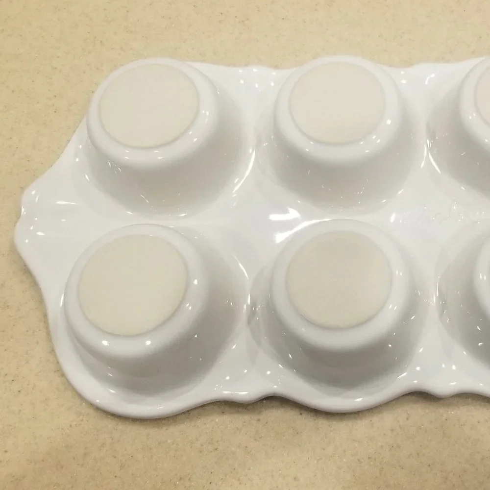 RARE JULISKA WHITE BERRY & THREAD CERAMIC CUPCAKE MUFFIN PAN BAKING COOKING DISH